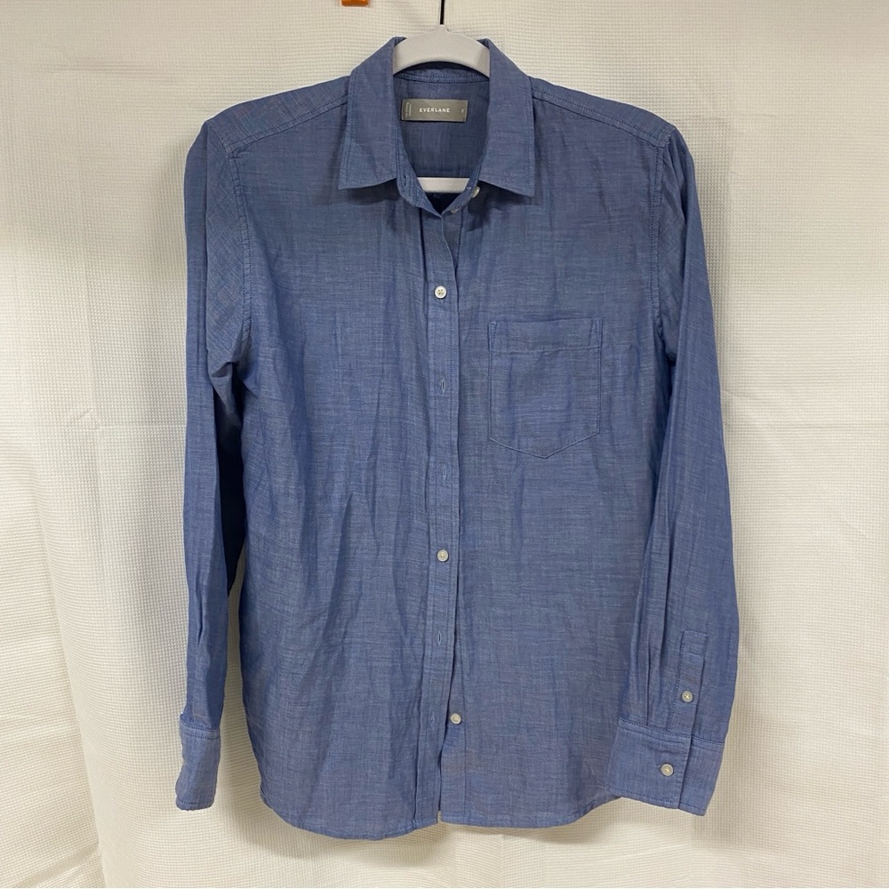 Everlane Women’s Chambray Blue Button Down Shirt Size 2